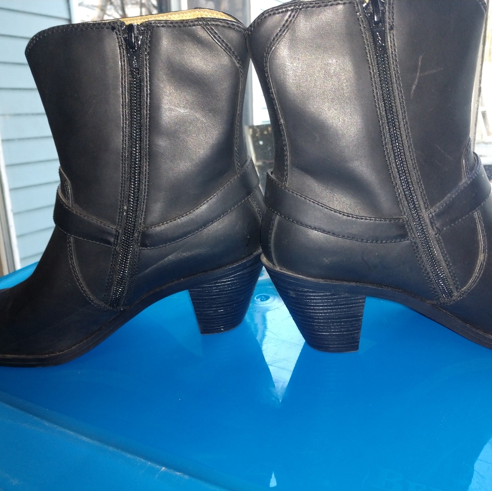 Boots - Picture 3 of 4